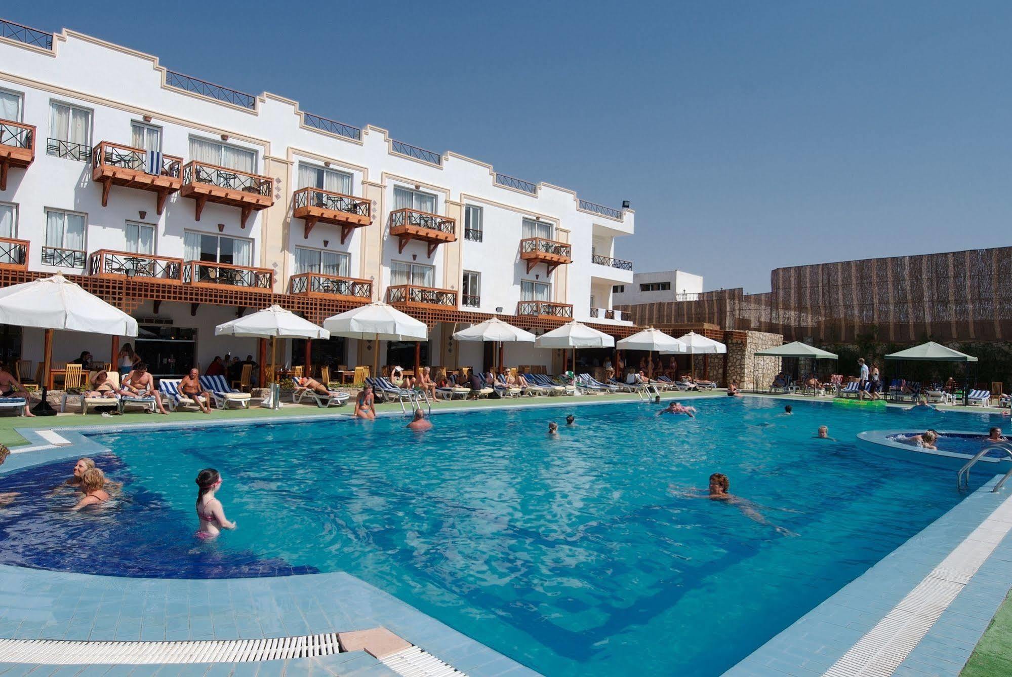 Falcon Naama Star Resort